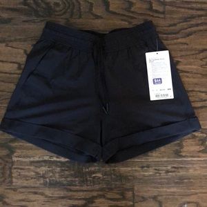 Black Lululemon Spring Break Away Short, size 4